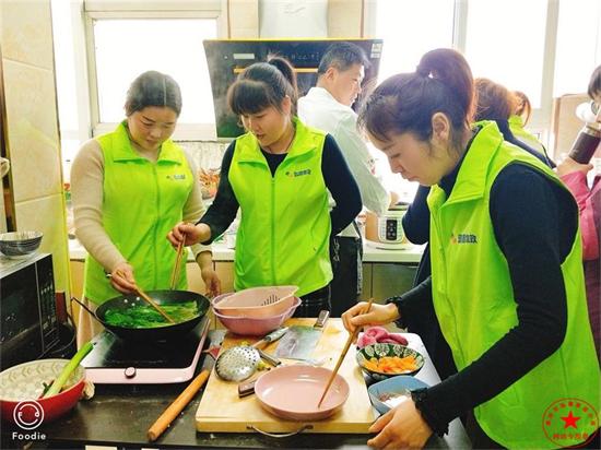 及時添加輔食避免寶寶貧血