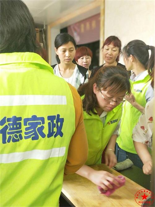 寶寶成長(zhǎng)路上安心睡。寶寶晚上鬧夜怎么辦？